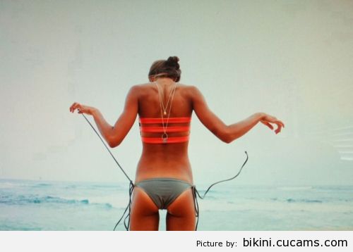 Bikini Curly Happy by bikini.cucams.com