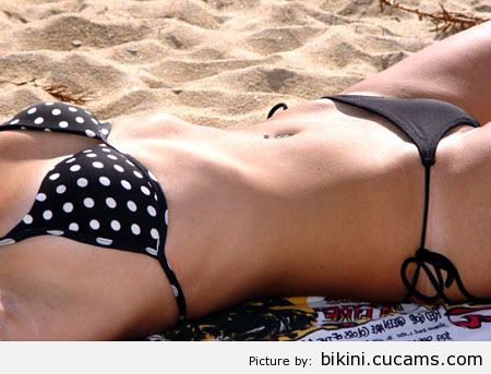 Bikini Buttplug Skirt by bikini.cucams.com